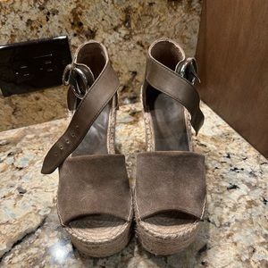 Marc Fisher Wedges